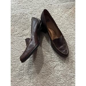 Sofft Brown Leather Crocodile Embossed Loafers w/ Short Heels Women's Size 8.5